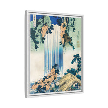 Cascada de Yoro en la provincia de Mino, de Katsushika Hokusai (1760-1849), una ilustración tradicional japonesa en estilo Ukyio-e de dos viajeros mirando una cascada y otros viajeros descansando a un lado.