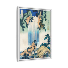 Cascada de Yoro en la provincia de Mino, de Katsushika Hokusai (1760-1849), una ilustración tradicional japonesa en estilo Ukyio-e de dos viajeros mirando una cascada y otros viajeros descansando a un lado.